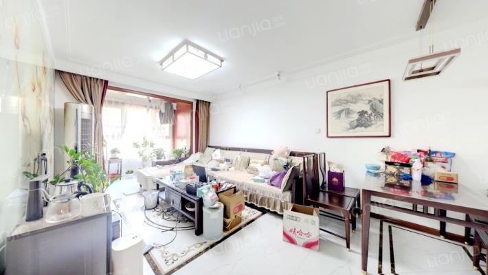 此房房本在手 房龄新 一梯两户布局 南北通透-客厅