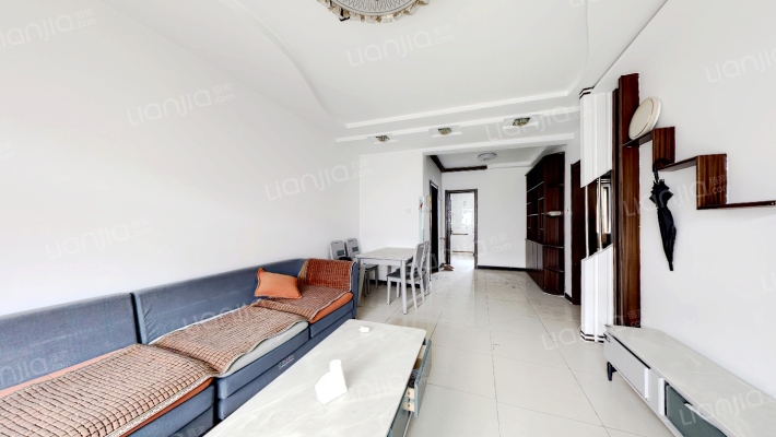 开发区 集中供暖 免费停车 采光视野佳-客厅