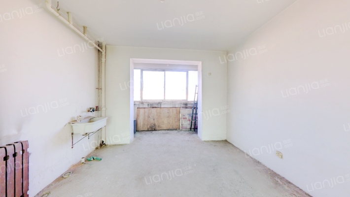 贯通式阳台     4.2米大开间   集中供暖-餐厅