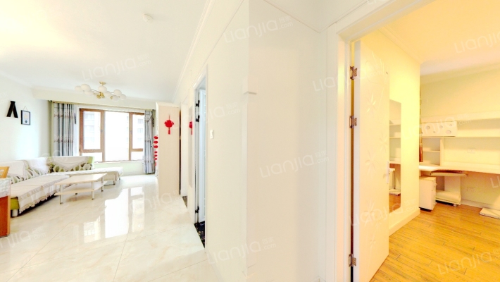 中间位置，无任何遮挡，全天采光，简单装修拎包入住-客厅