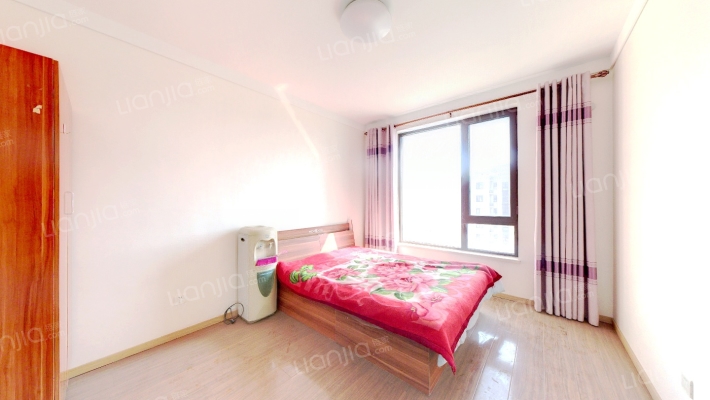 鸿坤理想湾精装南北三居室，房本满二税低，随时看房-卧室C