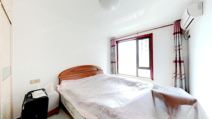 此房是全南两居 主卧客厅朝南 采光充足-卧室B