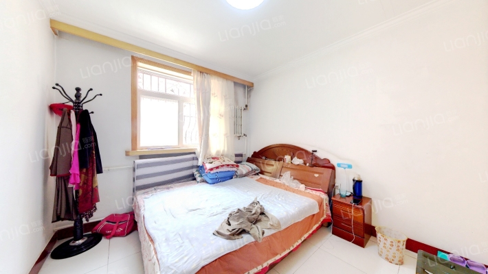 此房满五唯一，南北通透格局，配套齐全-卧室C