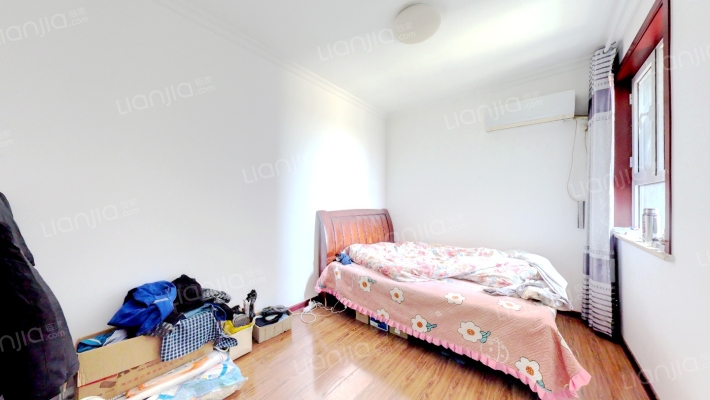 此房格局户型方正，好楼栋位置，采光好。-卧室A