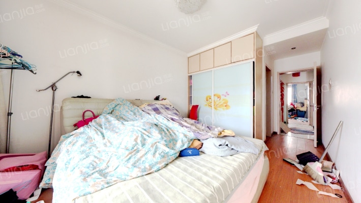 华泰豪庭南北通透两居户型方正税费低-卧室B