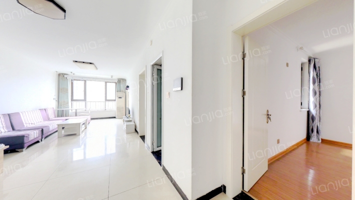 中高楼层的南向三居室，采光好。房本满二税费低-客厅