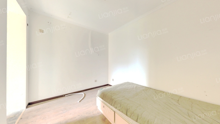 花园小区封闭管理，房子户型方正采光充足-卧室A