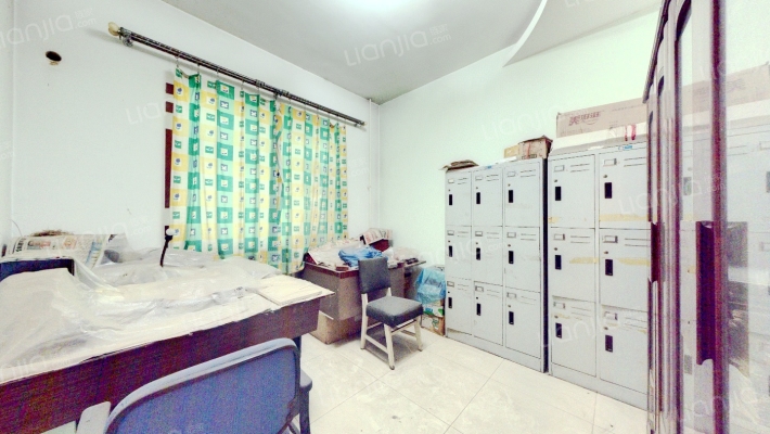 华阳别墅小区是独栋的，带一个小院，小区环境优美-卧室B