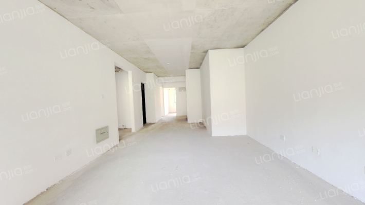 洋房中间楼层，南北通透三居 满二 视野宽阔 采光充足-客厅