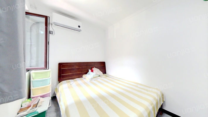 万悦城新本全南两居精装修看房方便-卧室A