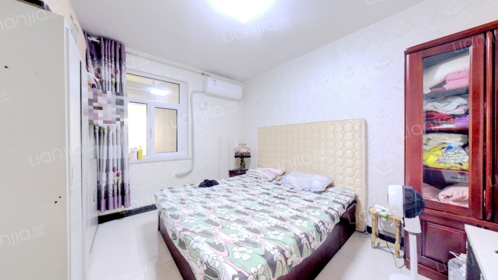 冠云路新加坡花园精装修两居室拎包入住家具家电齐全-卧室B