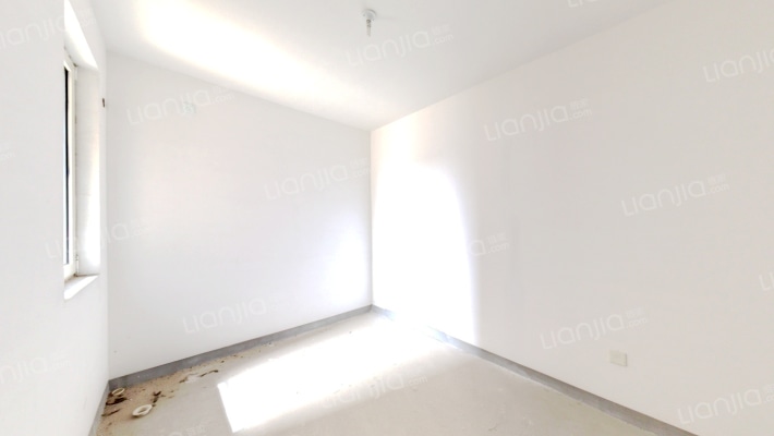 此房满两年，楼栋位置好，中间楼层，全天采光-卧室A