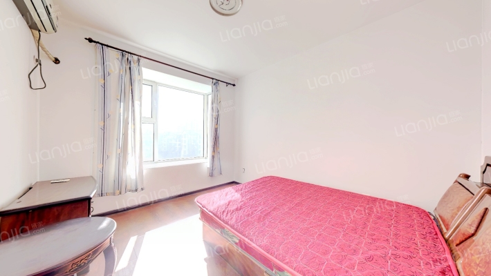 全阳两居，户型方正，中间楼层，花园小区，封闭管理-卧室A