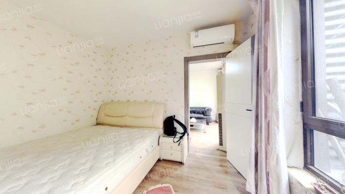 带装修三居，一层带大花园，拎包入住-卧室C