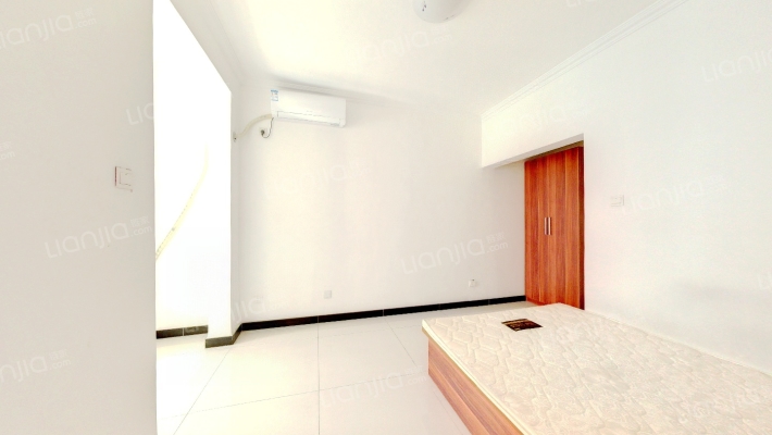 金竹花园，房本满二，客厅卧室落地大飘窗，税费低-卧室B