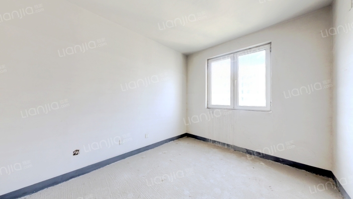 满二，三居室，集中供暖，采光好，优质房源！-卧室B