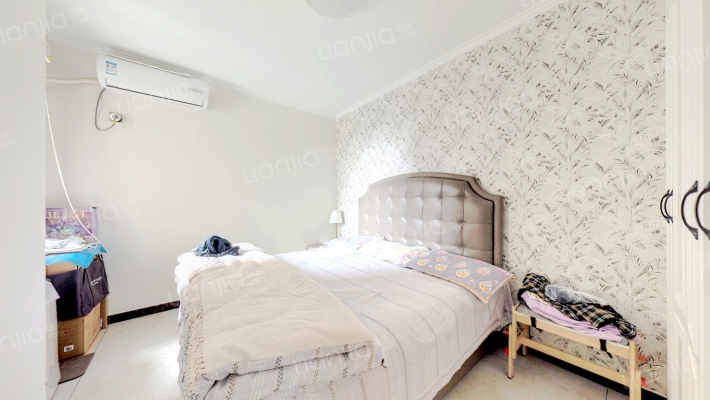 精装修 带家具家电 高楼层 满二 前面无楼 南向随时看-卧室A