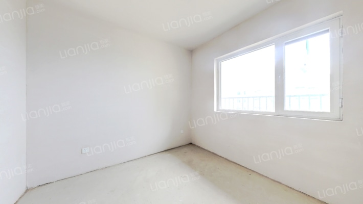 通透三居室  小区环境优雅  房本满二-卧室A