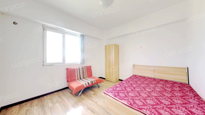 金竹花园，满五唯一，简装，无抵押无户口，东北向。-卧室A