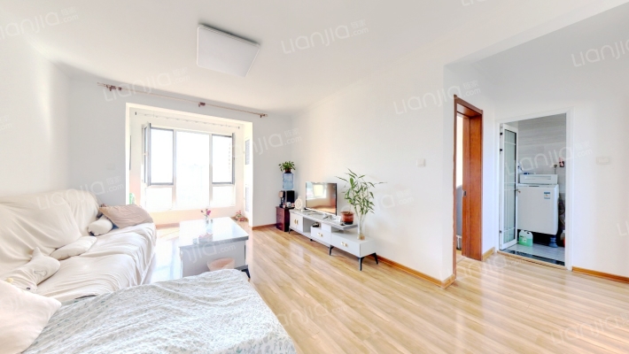 香邑溪谷一期 南北通透三居室 满二-客厅