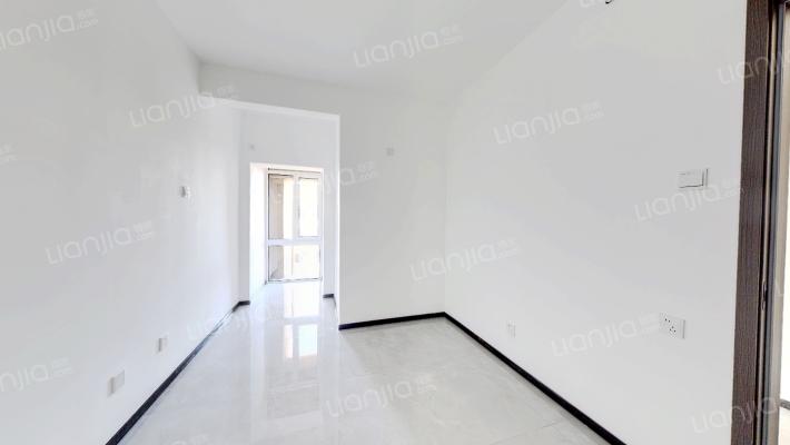 钻石广场，南北跃层，好楼层，看房房便-卧室B