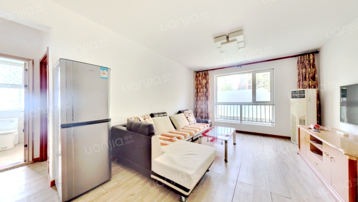 钻石广场通透两居，精装、拎包入住-客厅