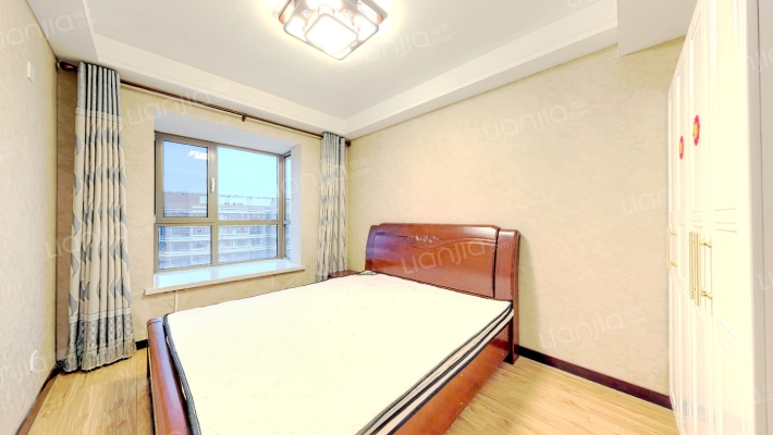 开发区 君临天下御景园  南北通透三居室-卧室A