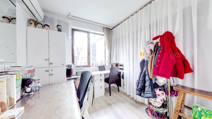 鸿坤理想湾一层带70平小院 环境好 采光好 视野好-卧室C