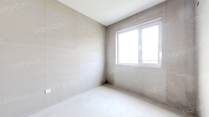 2024年交房楼前无其他楼栋，视野开阔-卧室B