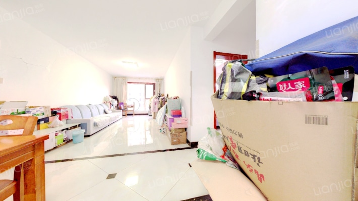 诚意出售，精装修, 明厨明卫，转角飘窗，价位可聊。-客厅