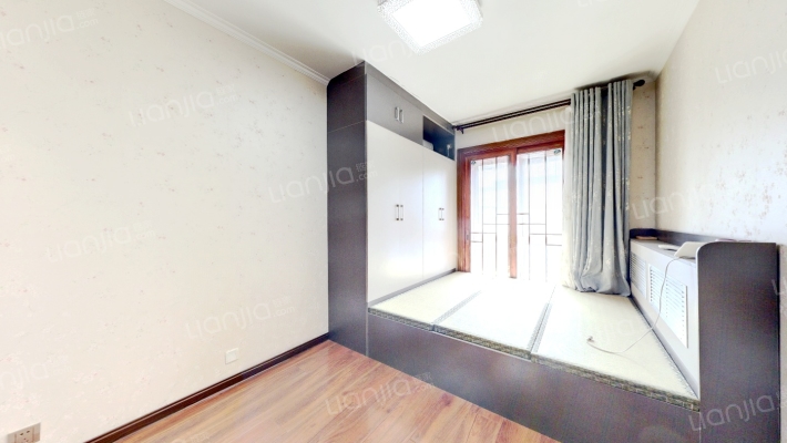 玫瑰家园  毗,邻范阳路 精装修 *地面独立车库-卧室A