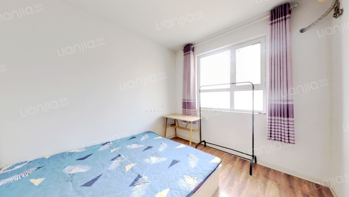 此房格局户型方正，中间楼层，带装修 南北通透-卧室A