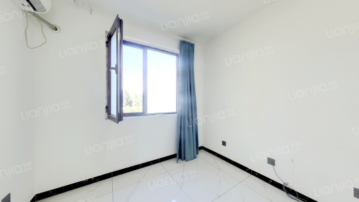 样板间户型三居，双通透户型，精装优选房-卧室B