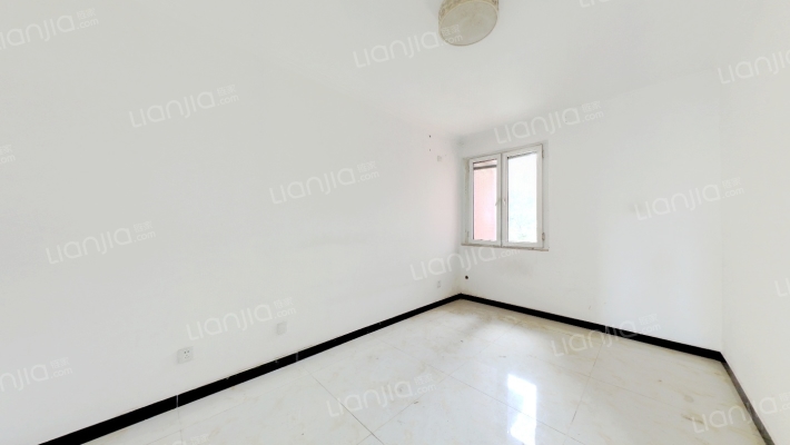 满二，三居室，集中供暖，采光好，优质房源！-卧室C