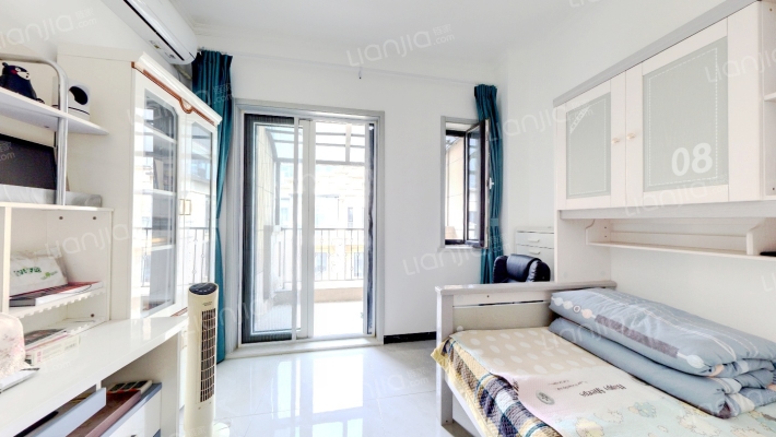 自住标准精装修，全天采光，视野无遮挡。-卧室E