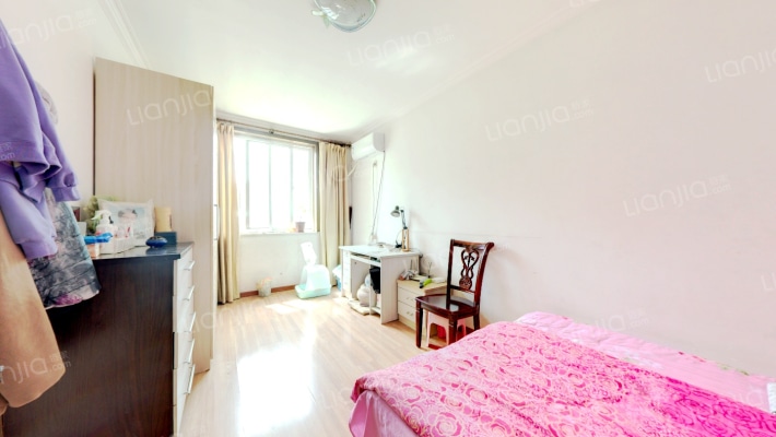 户型设计合理，南北通透，小区位置佳-卧室C