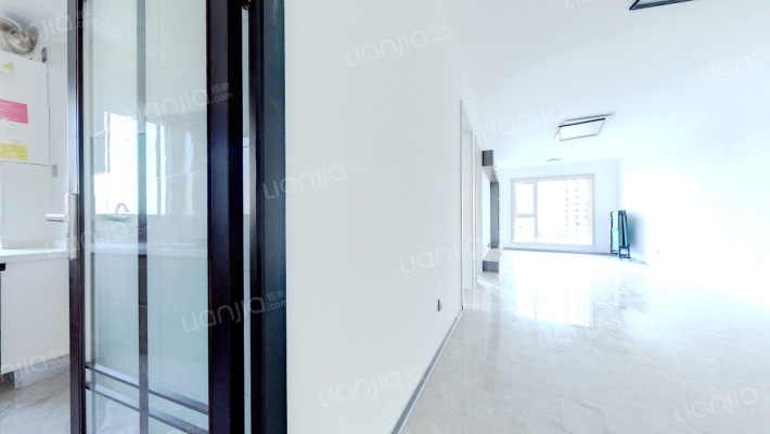 此房东南两居室，采光好.户型方正，配套齐全-客厅