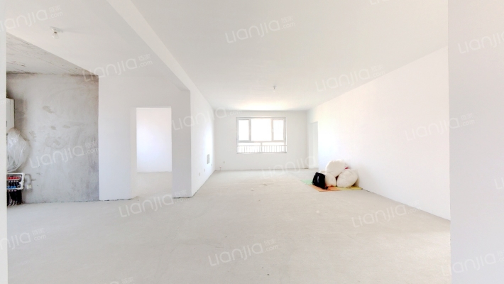 南北通透大三居 采光很好 带车位-客厅