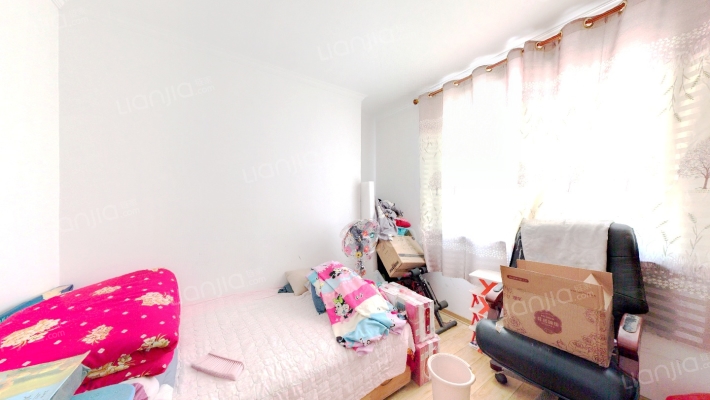 鸿坤理想湾，通透三居，自住装修，拎包入住-卧室C