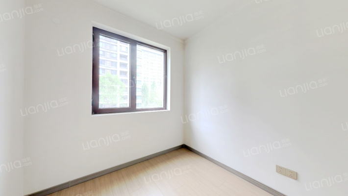 南北通透樾府国际三居室，出行便利-卧室B