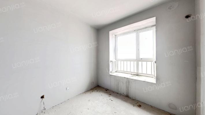 房本满五唯一，毛坯房 ，小区环境好-卧室A