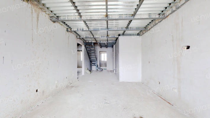 此房是单位房 质量过硬 南北通透 户型方正 没有浪费-客厅