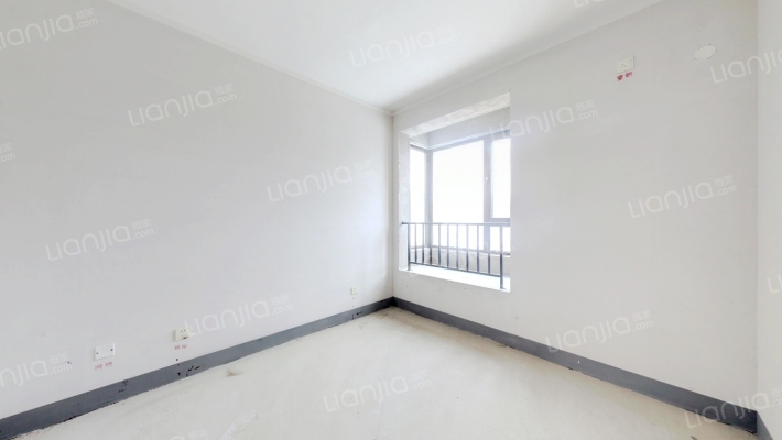 房子中高楼层，户型方正没有浪费空间，房子集中供暖-卧室B