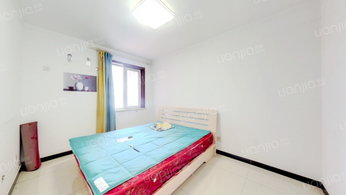 此房电梯房，中间楼层，采光充足。-卧室B