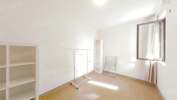 鸿坤全阳三居  楼位置好   次卧室无遮挡   采光充足-卧室A