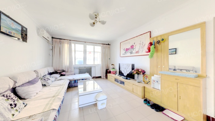 本满五唯一过户税少，公摊小，无尾款，南北通透三居-客厅