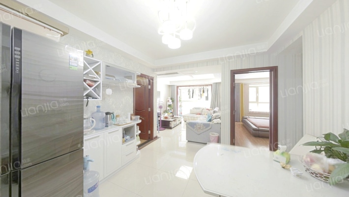 此房精装修。拎包入住。节省您的装修时间成本-客厅