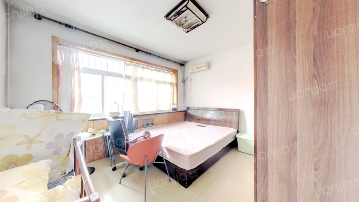 满五年，南北通透，采光充足，地理位置好-卧室C