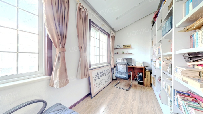 钻石广场旁占地两亩独栋别墅出售-卧室J