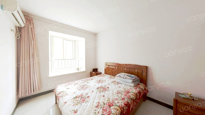 开发区 板楼南北通透3居室，三阳开泰，看上价格好说-卧室B